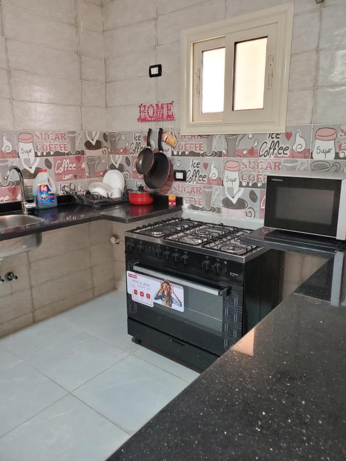Spacious 3 Bedroom - Families Only Апартаменти *
